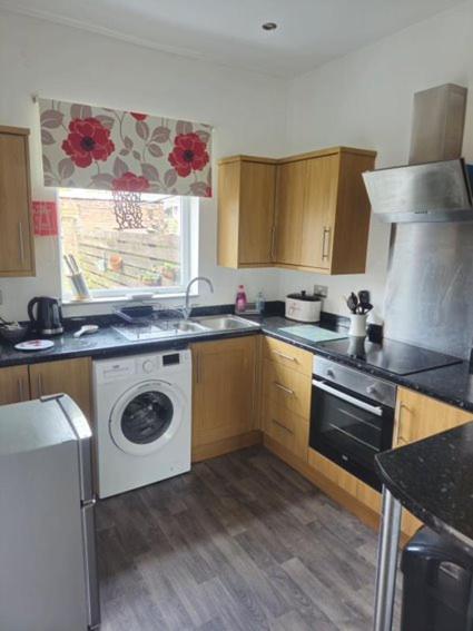 3 Bedroom House, Close To Woodland, Chesterfield And Peak District * Brimington